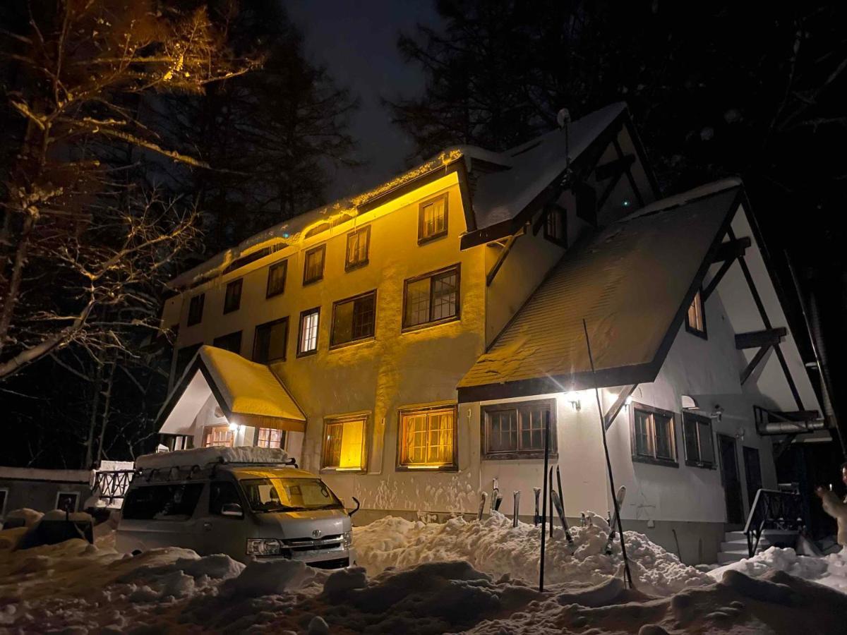 Bed and Breakfast The Answer Хакуба Екстер'єр фото